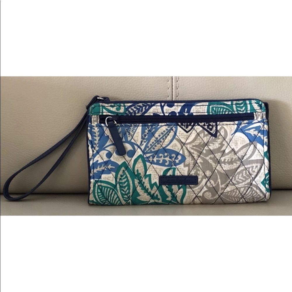 VERA BRADLEY FRONT ZIP WRISTLET  WALLET BLUE FLOWE
